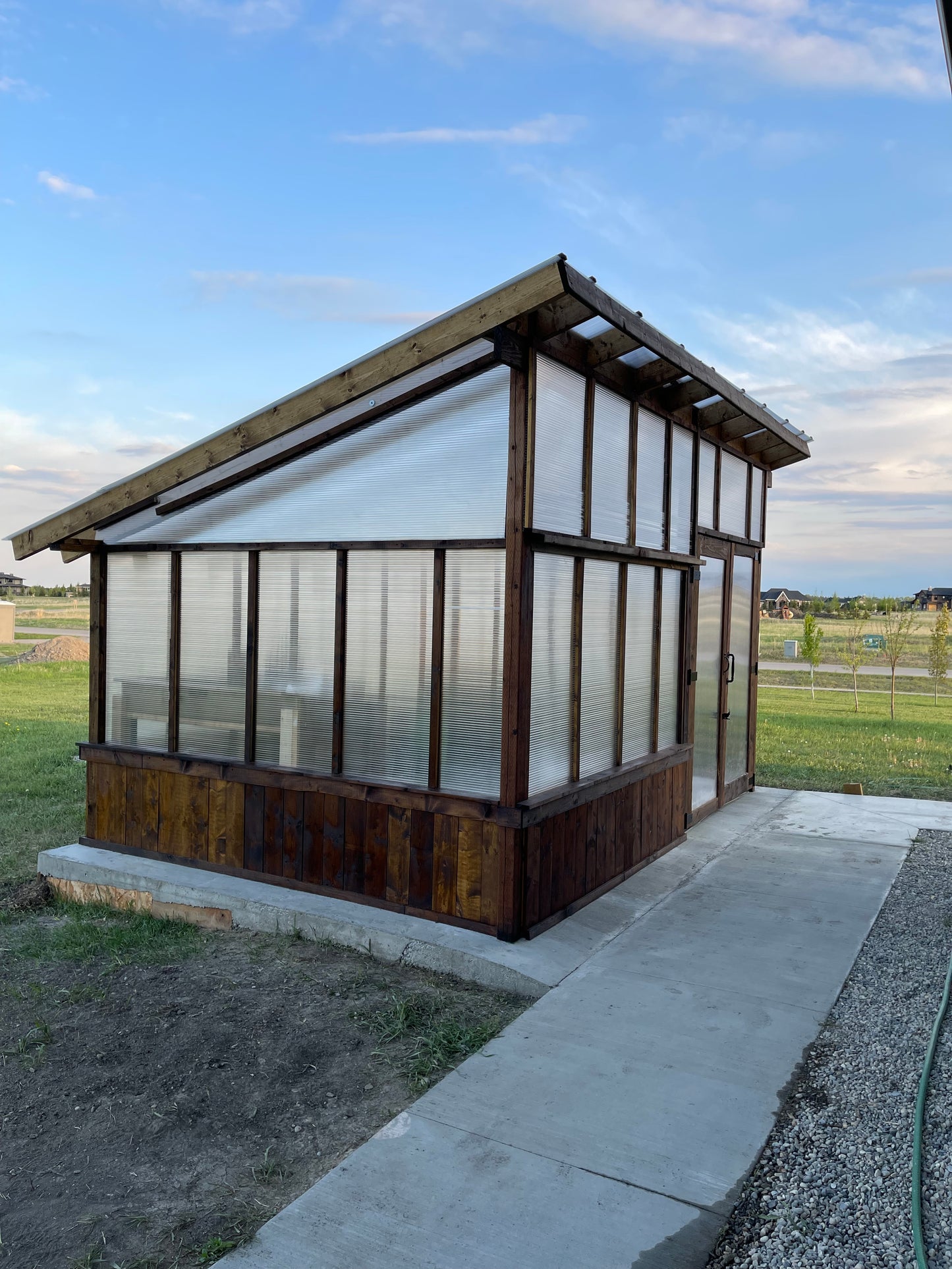 Modern Lean to Mini greenhouse 10’x14’ : $2,800