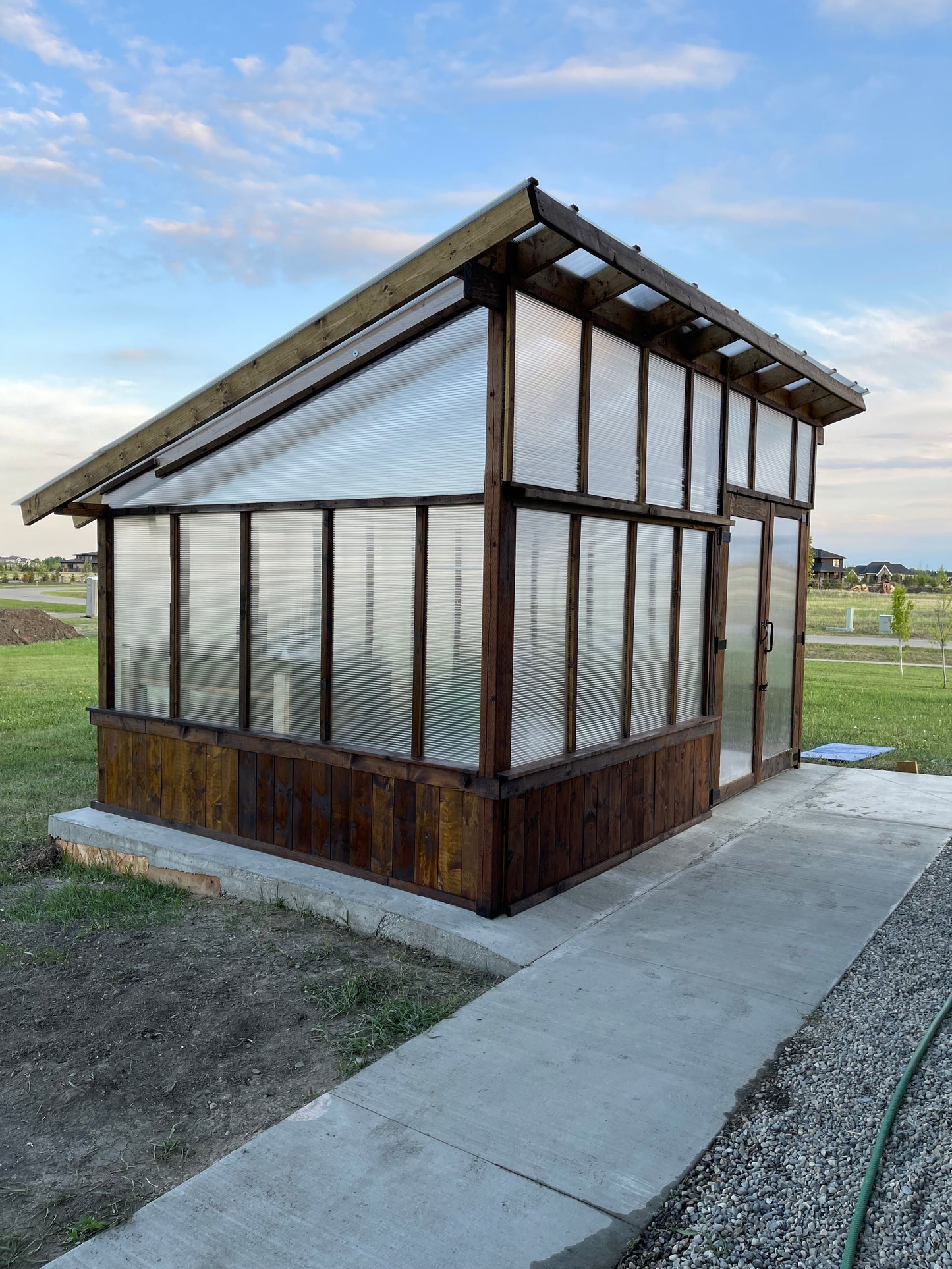 Modern Lean to Mini greenhouse 10’x14’ : $2,800