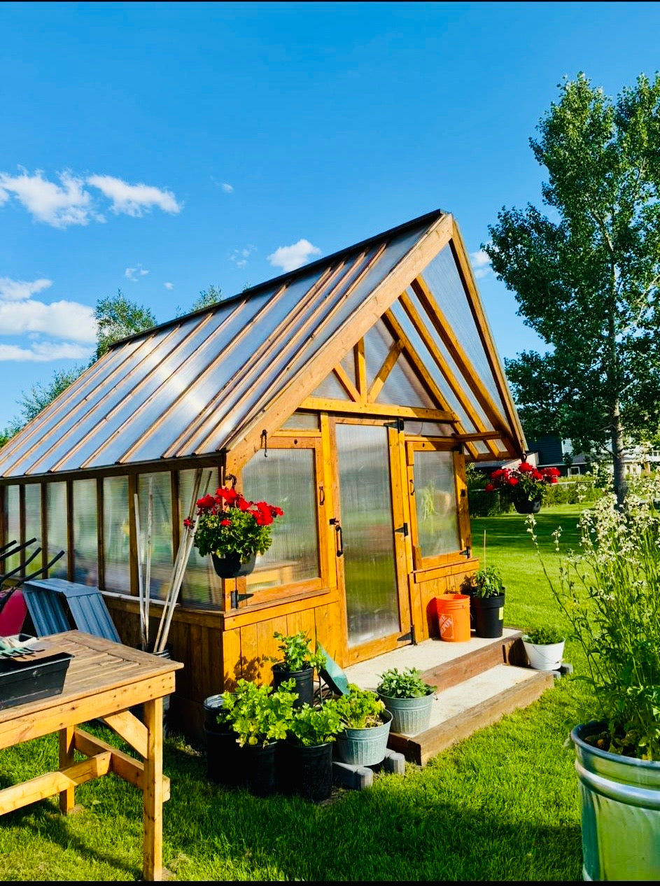 Greenhouse Kit 2026 – DIY to Fully Assembled Options (Polycarbonate Panels)