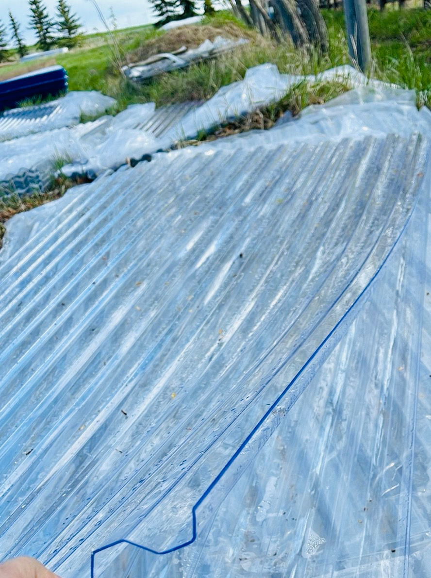 * Transparent corrugated roofing sheet for outdoor roof covering
