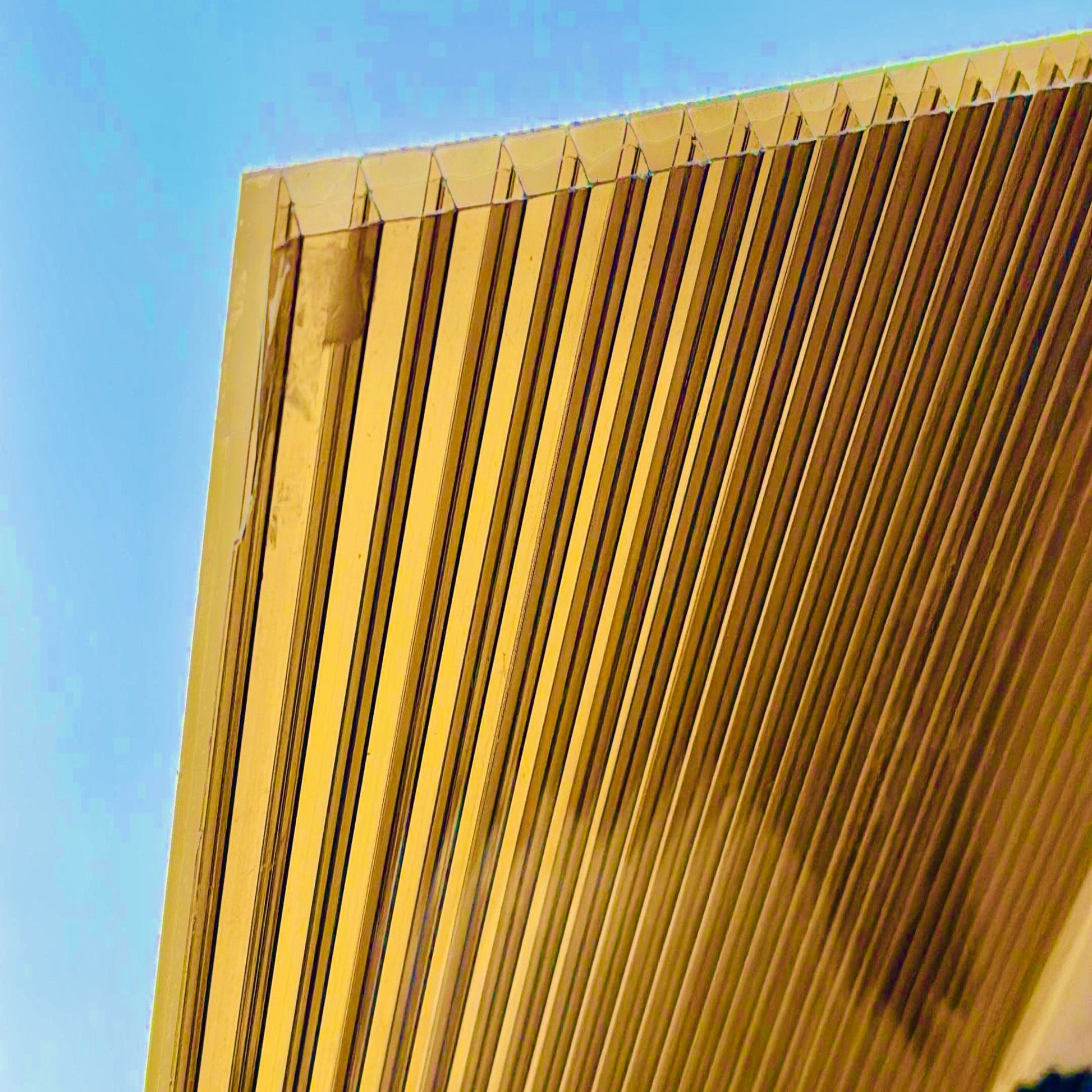 Smoke tinted bronze polycarbonate panel for greenhouse roofing