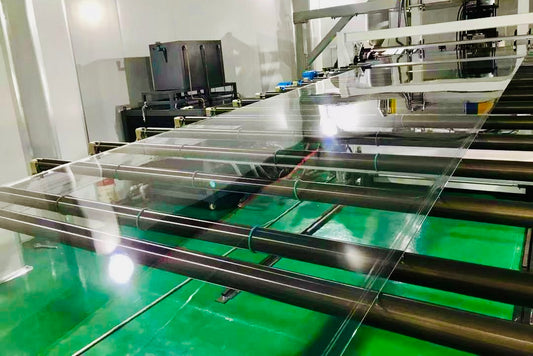 UV-resistant Lexan polycarbonate sheet for outdoor roofing and protection